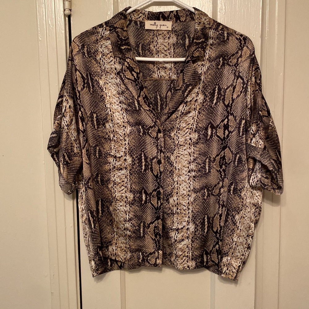Molly Green snake skin button up (Large)